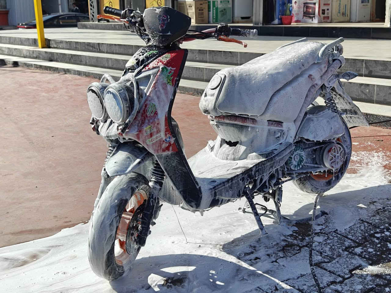 سلام عليكم دراجه للبيع مال رمبه دراجه تخبل صالهه 6 أشهر من نازله من رمبه كلب بيهه كدام عينك السعر مليون و 300 بيه مجال قليل كفاله عامه العنوان بغداد الحسينيه مال راشديه رقمي ‏‪0772 108 3538‬‏
