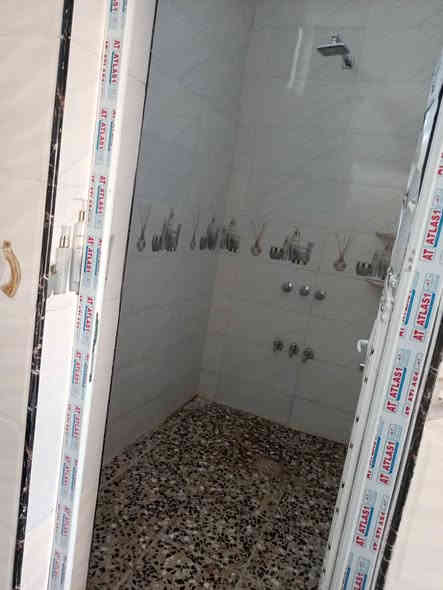 السلام عليكم بيت منطقه حي الفرات سنه 25 مساحه 90 متر ***********
