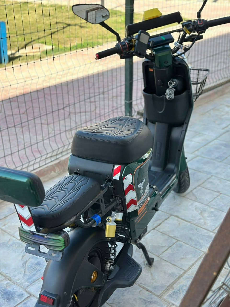 السلام عليكم عندي دراجه ار 9 للبيع بطاريه 2026 بطاريه صغار حجم باتري 15 امبير بغداد حي العامل البطاطس بطاريات 6 ودراجه حاله ويفه دراجه حيل حلوه والسعر 450 بيا مجال قليل حق الجيه بيع ومراوس واتصل على رقم والشرايه اتصل على هذا الرقم ***********
