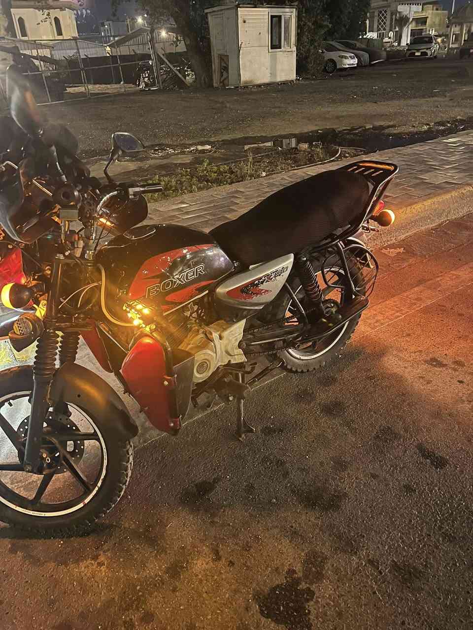 سلام عليكم بوكسر جبلي موديل ٢٢ اول فتحه إلهه المكينه أوراق كامله مابيه كل نقص  مكاني بغداد سعره مليون و ١٥٠ بيهه مجال. ***********
