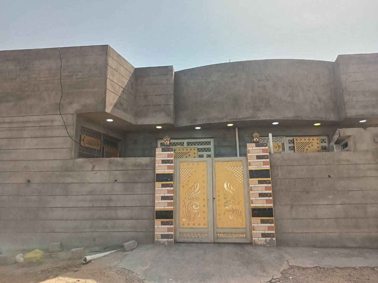 السلام عليكم
للبيع بيت مشتمل يتكون من غرفة 1 صاله وستقبال ومطبخ منور وصحيات كامل من سيراميك بناء جديد

مساحته 125 متر 

طابو زراعي سند 25

المكان فلوجه قرب مجمع الرحاب 

السعر ب 47 مليون وبي مجال 

اللاستفسار على هاذا الرقم 

***********
