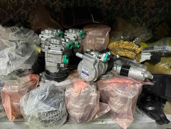 تم وصول كمبريسرات و سلفات موبز اصلي شركة الى شركة ماهر الحجار 
الرقم: ***********
