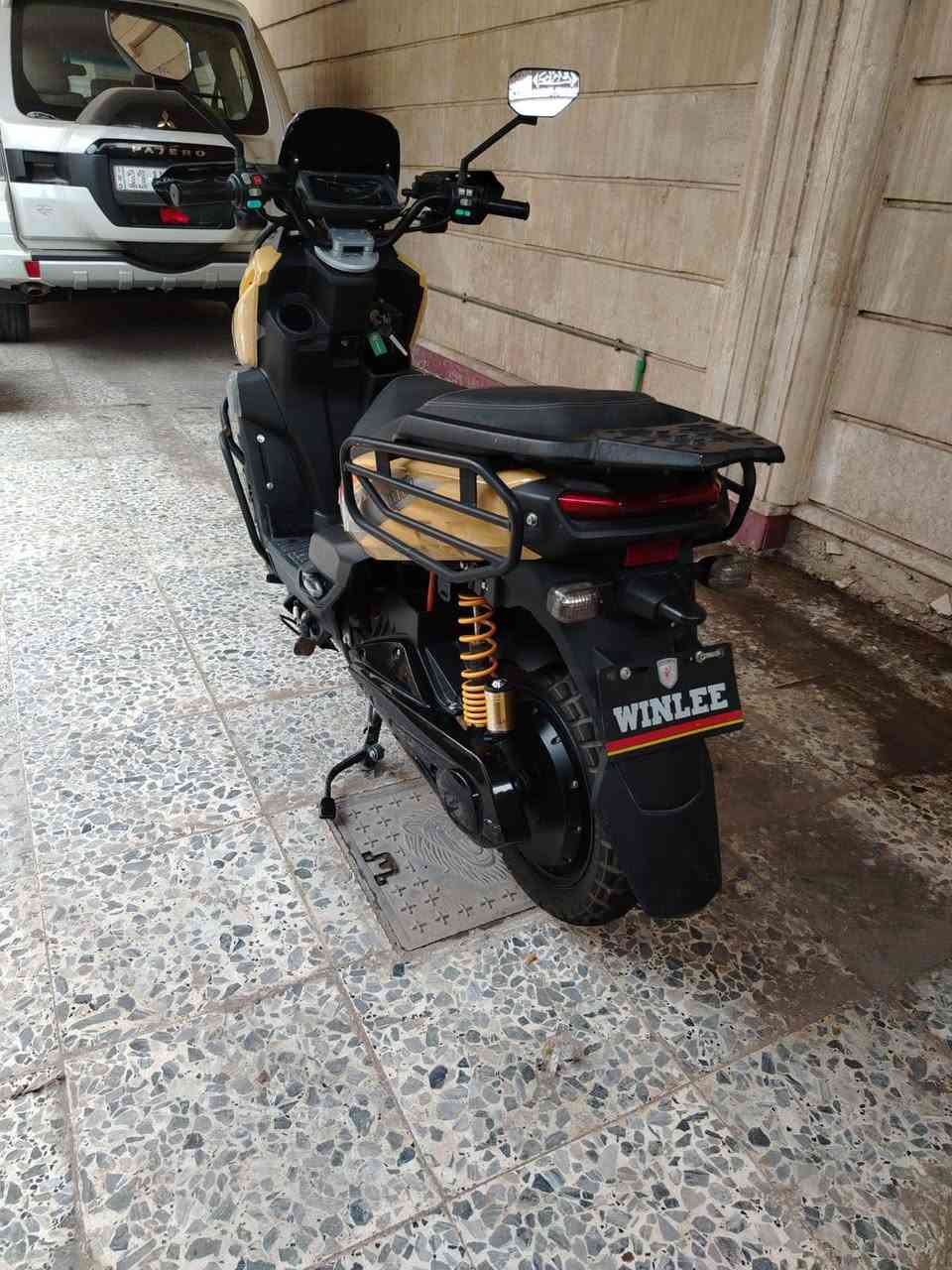 دراجه شحن لبيع اباجي بيها 6بطاريات وياها شاحنه مالتها نضيفه ماشيه شهر شهر بس بصمه ومفتاحها موجودات ماخذها 1200ورايدها ب950وبيها مجال مكاني بغداد البياع رقمي ***********بي واتساب
