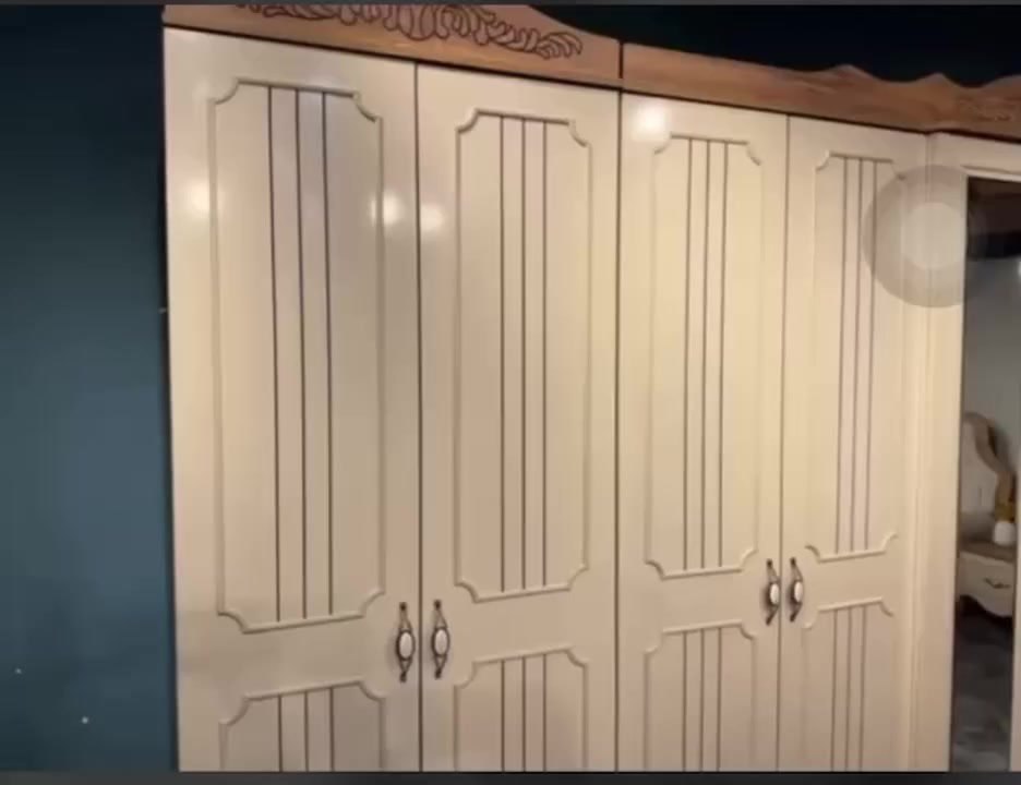 *تم بعون الله 🤲🏻 وصول*

*موديل هوليا الاصلي وليس التقليد*
*9 قطع*
برغي وجوي حديد✅
ظهر بلوك 8 ملم✅
سرير دبل جك✅
كنتور رفوف 
♦️ عرض كنتور345 ملحق
♦️ارتفاع الكنتور 240
♦️ميز تواليت 145 cm
♦️ كومدي عدد2,
♦️سرير200 سم*180سم
♦️مرايا قيافه ارتفاع 2متر 
♦️طابورية
♦️دراور

 #اكسبلور


**إذا كنت صاحب هذا الإعلان وتريد حذفه لأي سبب، رجاءا أرسل رسالة إلى الدعم الفني**