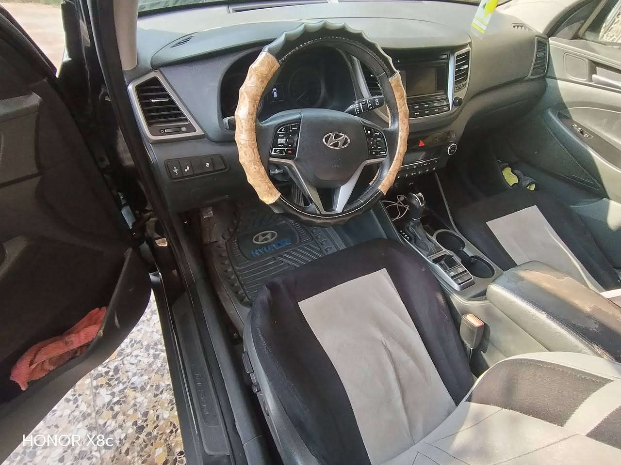 سلام عليكم توسان 2017 وارد أمريكي تحكمات بنو راما سياره جاهزه ما بيها اي نقص مكان كربلاء حسينيه سعر ***********
