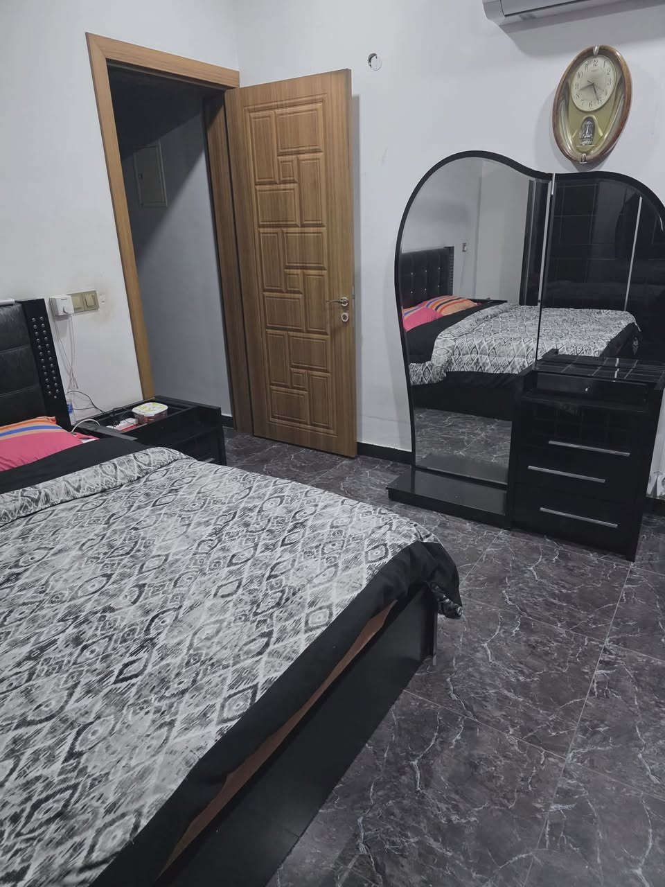 غرفتين للبيع الغرفه اللون الاسود ٤٠٠ والابيض نفر،٣٥٠


**إذا كنت صاحب هذا الإعلان وتريد حذفه لأي سبب، رجاءا أرسل رسالة إلى الدعم الفني**