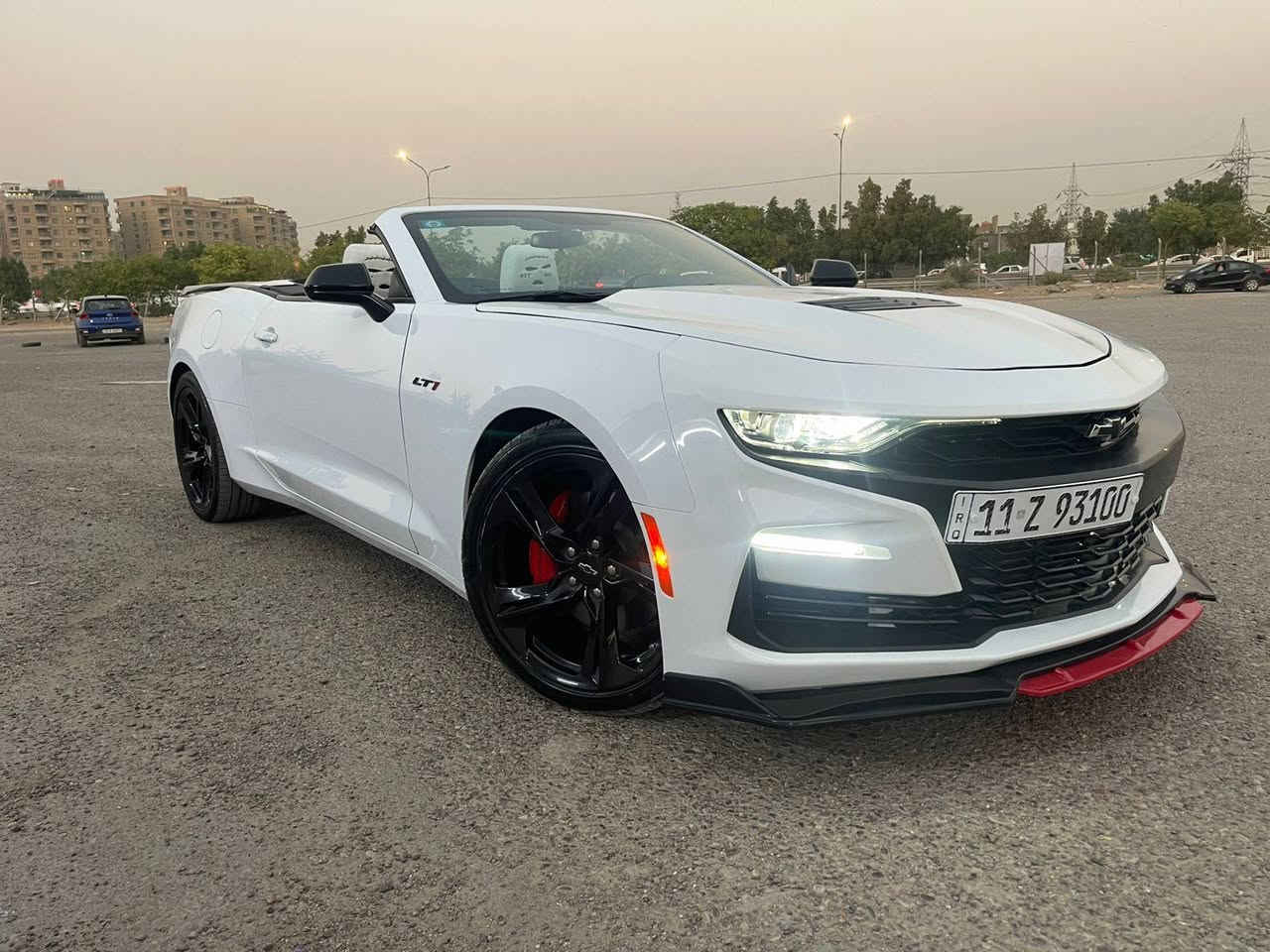 السلام عليكم للبيع كمارو                                                     موديل 2023.                                                               وارد امريكي.                                                                 رقم بغداد الجديد تحويل ثاني يوم.                                        ماشيه 23ميل                                                                  كير محرك مكفول                                                             محرك 8سلندر.                                                           السياره جاهزه مانقصه شي                                             مكان بغداد العامريه.                                                   للتواصل *********** /***********
