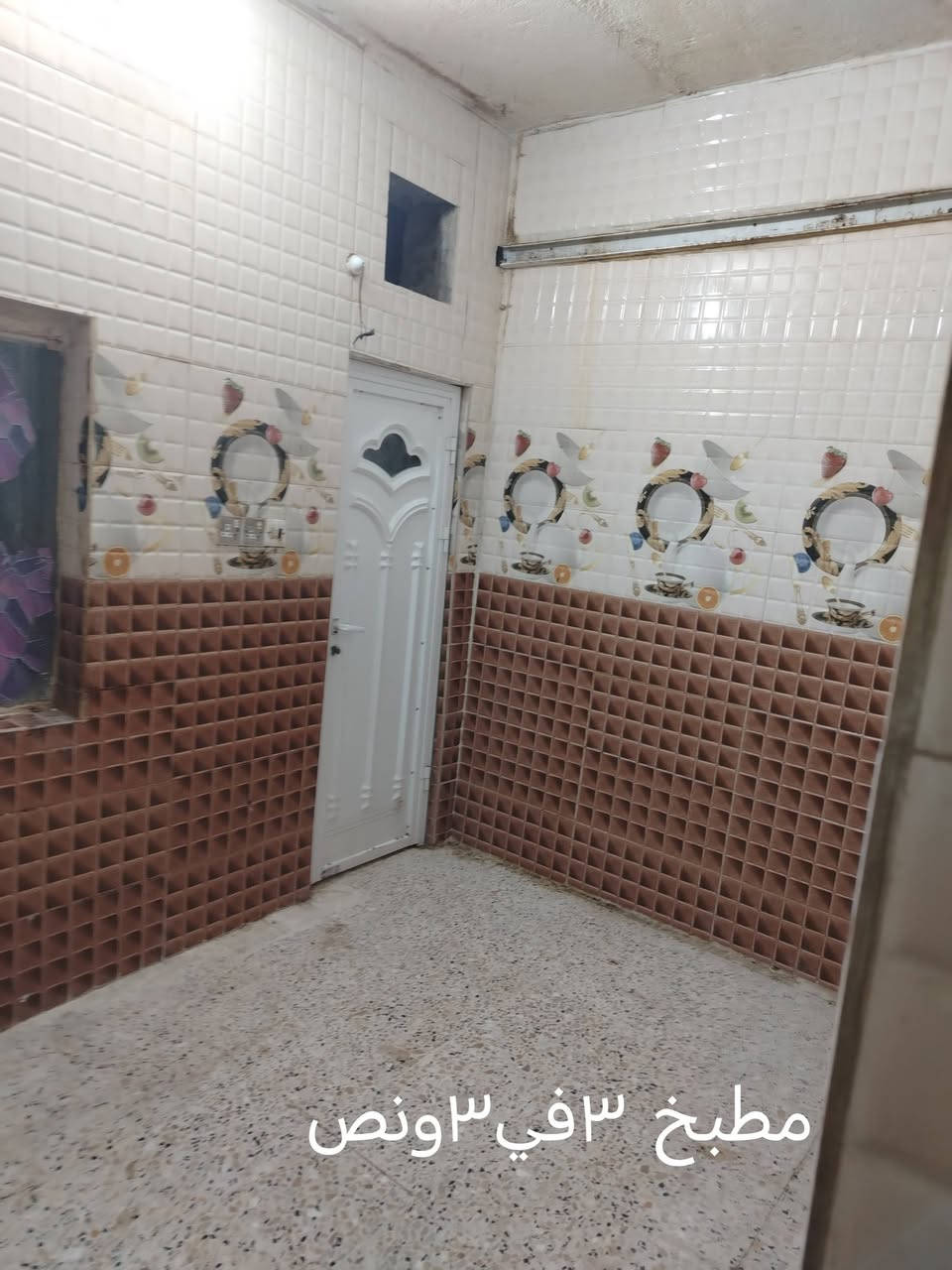 للايجار ١٠٠متر الاسكان الصناعي نزلت الجامع  غرفه وصاله وديوانيه و طارمه زغير ودرج ومنور وصحيات تصال *********** يجارة٢٥٠قفل اقر تفاصيل كامل ال تخابر
