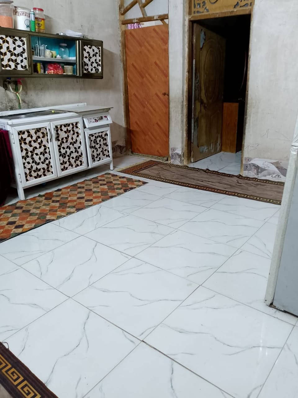 بيت للبيع 100 متر مربع العنوان حي البساتين ***********
