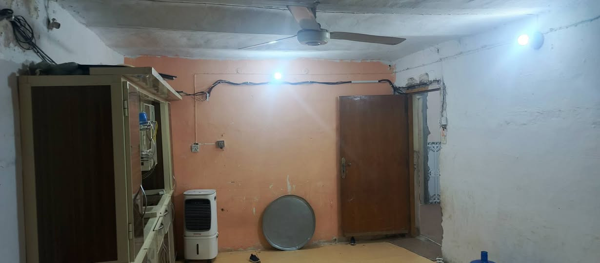 السلام عليكم عندي بيت للبيع مساحه 150 متر قرب مدرسه الشهباء قضاء الشافعيه
يحتوي على غرفتين وصالة ومطبخ وكراج سيارة سعر خاص رقم الهاتف ***********
