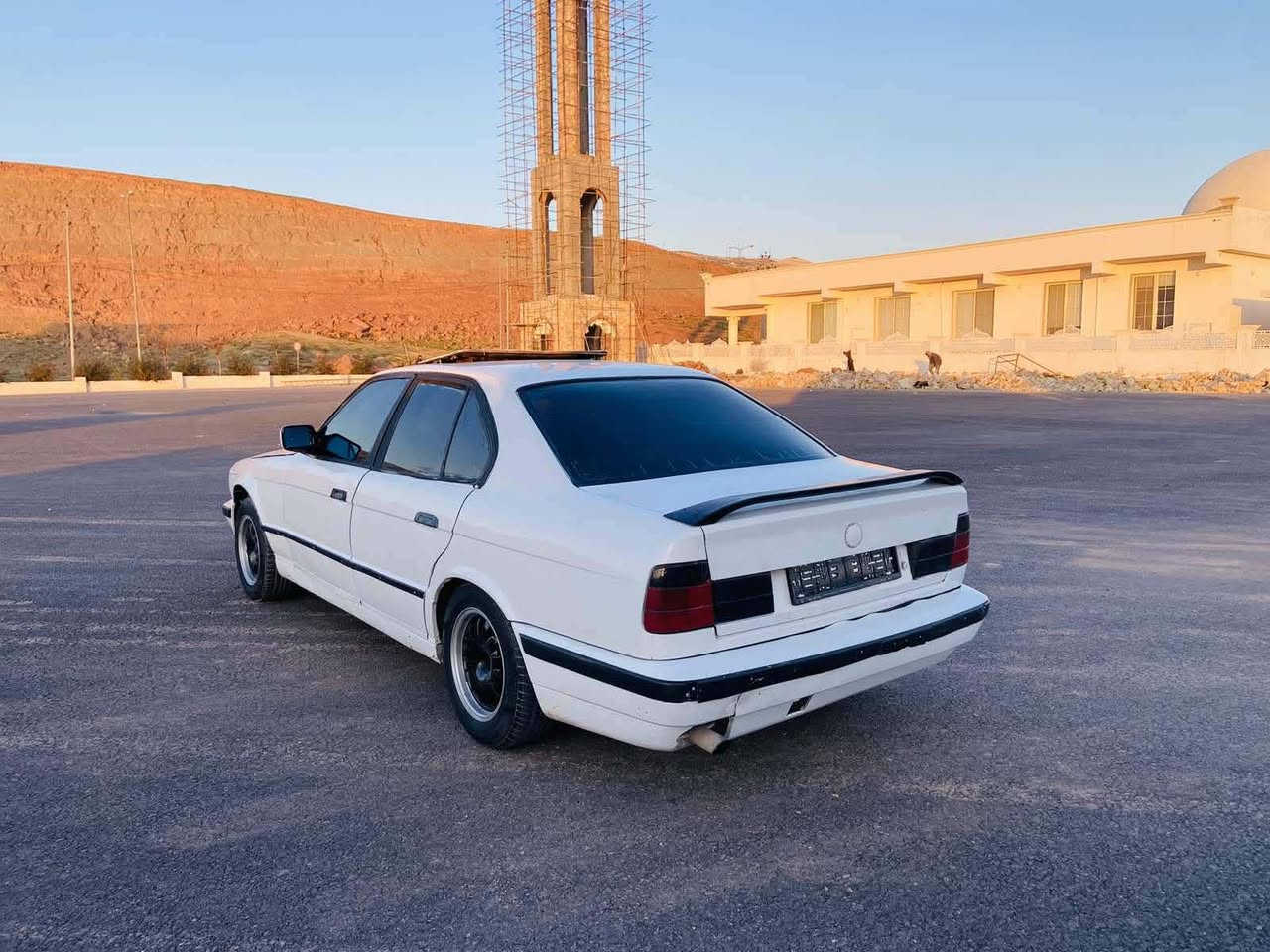 بیئێم مۆدێل ۱۹۹٤ سوکان ئێڕباگ مەکینە  ٥۲۰ سەقەڕ گێڕو مەکینەو اکسڵ بەشەرت موس بڕاوەی نیە وردە مەسرەفێکی هەیە کارەبایی هەیکەل لەبەر چاوانە سڵایتە سەیارەکە سعری ۲۰ وەرەقەو کەمێک مەجال نامە مەنێرە بۆ ۱٥ و ۱٦ شوێن کۆیە كويسينجاك, أربيل


**إذا كنت صاحب هذا الإعلان وتريد حذفه لأي سبب، رجاءا أرسل رسالة إلى الدعم الفني**