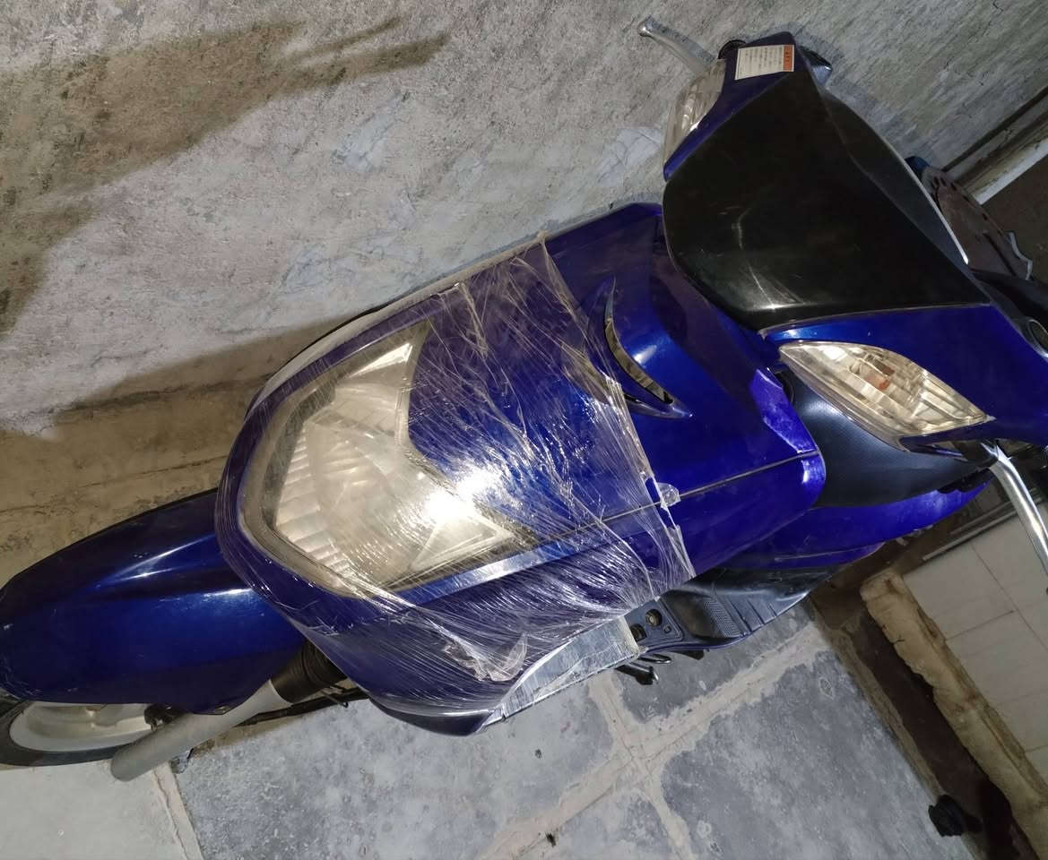 السلام عليكم سكنس نثيه 140نضافه 95 كلشي شغال بيها نص نكره سعرها 700 بيها مجال حگ جيه مكان سبع قصور ***********
