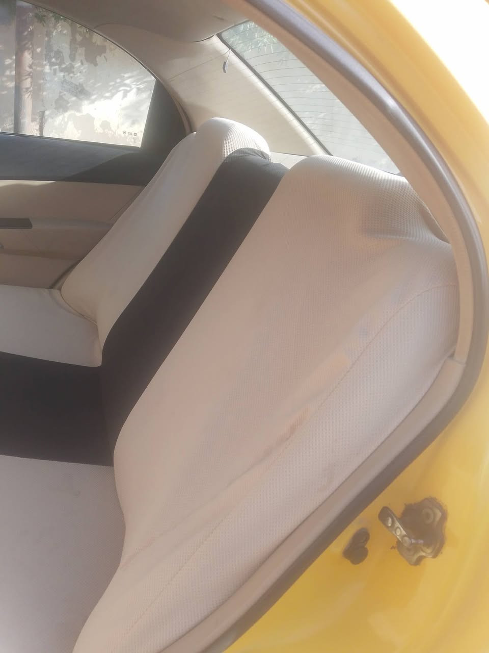 السلام عليكم عيدكم مبارك وصيام مقبول 
متاح افيو موديل 11سياره بيها ربع البنيد صبغ وشويه بل باب الوره السائق كير اوتوماتيك مكينه قبل 15يوم شاده كلفتني مليون ونص يعني سياره كل نقص ما بيها كبل لشارع بسمي بابل رقمه السعر 58وبيها مجال رقمي *********** بي وات ساب
