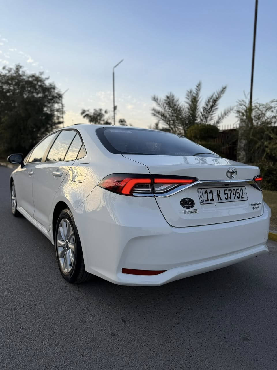 السلام عليكم 
كورلا شكل الخليجي هايبرد وارد صيني 
رقم بغداد باسمي 

موديل 2025 
 
ماشية 15 الف فقط 

فول مواصفات 
كشن جلد  
سلايد 
بصمه 
تحديد مسار + رادار امامي 
اتو هولد + سايد بريك بصمه

كفالة عامة من كلشي فقط رصعتين صغار

مكاني بغداد حي الجامعة وهذا رقمي ***********
*********** واتس اب
