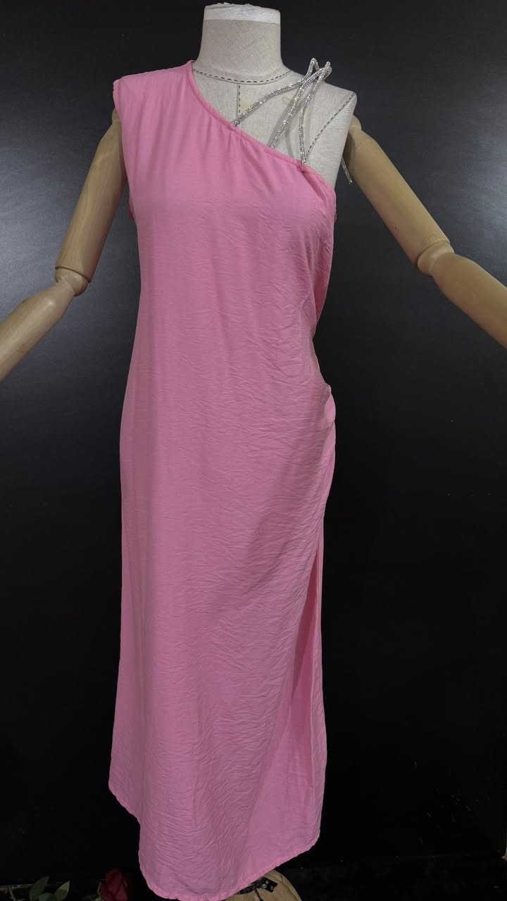 ✨ قطع جمال الجمال – أناقة خليجية بدرجة أولى! 💕👗
تألقي بأجمل التصاميم الخليجية الراقية واختاري من تشكيلتنا الواسعة:

👗 دراعات – فساتين – بشتات – سوتات – قمصان – بناطير
كلشي متوفر وبأحدث الموديلات 💫

🚚 التوصيل متاح لجميع المحافظات:
• بابل وبغداد: 5 آلاف
• باقي المحافظات: 7 آلاف فقط

🎥 تابعينا يومياً على البث المباشر
لعرض التصاميم أول بأول 🌺

📩 للتفاصيل والأسعار راسلينا من الزر اسفل المنشور أو عبر الواتساب:
📱 ￼⁨0773 705 0659⁩ – واتساب متاح دائماً 💬
📱 *********** – واتساب متاح دائماً 💬

👇 لا تفوتي الفرصة، اضغطي الزر وتواصلي ويانه مباشرة!
