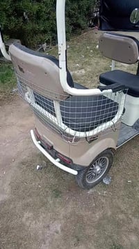 تكتك شحن صارله فتره قليله من اشتريته صار بيه حادث وتحرك الشاشه مالته م...