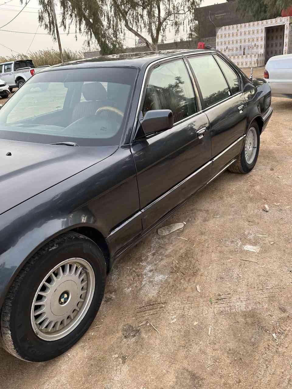 سلام عليكم  
بيئم 740 مديل 1993
سياره جديده انضف 
من الصوره 
مصبوغه جماليه 
مكينه كير جدد
حداديه تخم تواير جدد 
مكينه ففيتي 
ترايك وين ما يعجبك 
تبريد وي سويج  
مكان السياره السماوه 
الرميثه الستفسار ***********
السعر 48
