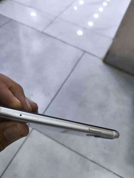 سلام عليكم 
ايفون 11 عادي للبيع فقط مراوس ماكو
جهاز نضافه فوله شخط مابي مبدل شاشه وبطاريه نوعيه ممتازه فيس ايدي واكف والجهاز بع ماليي شي 64 كيكا كاميرات كلها شغالات فول مكان سيم كامل مابي اي عيب 
والسعر خاصاو استفسار***********
