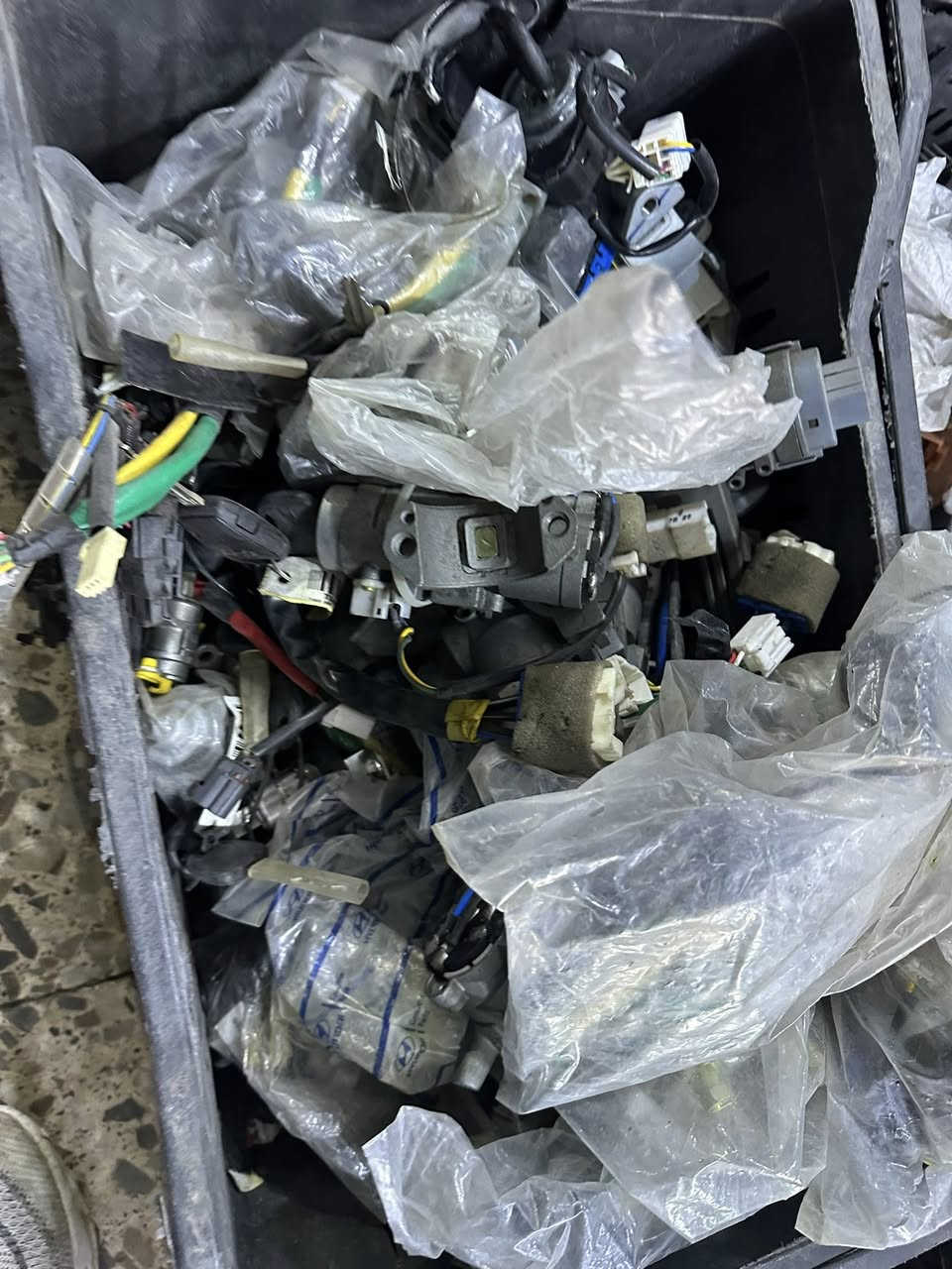 سلام عليكم حبايب وصلت عندي وجبه جوزات كوري وكاله موبز جمله عنوان البياع *********** كميه مشكل
