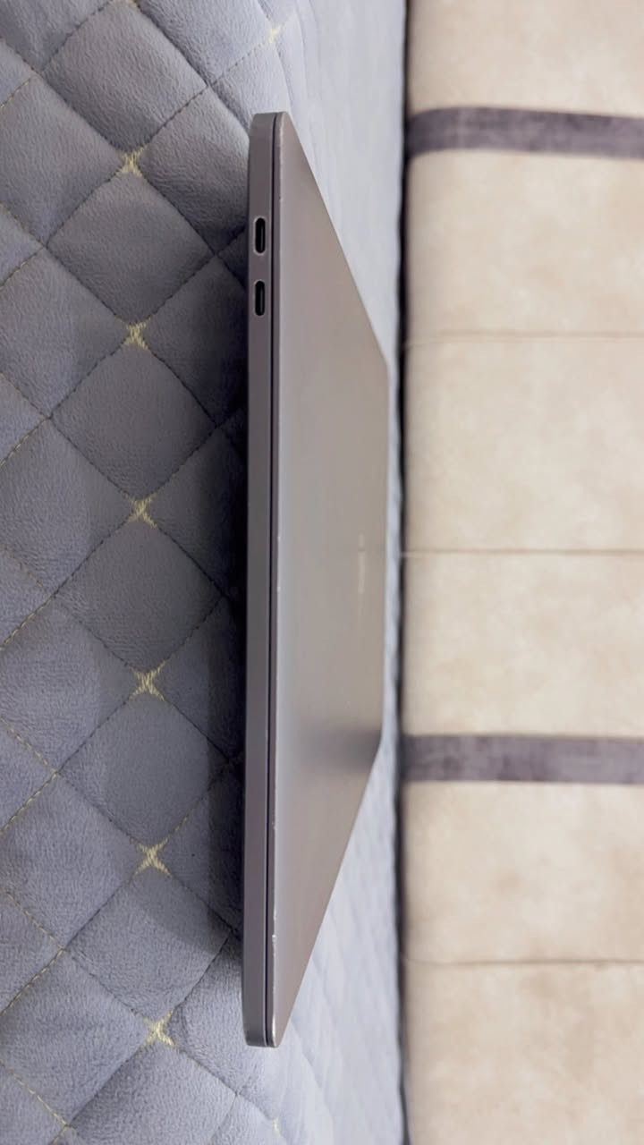 الوصف
ماك بوك برو
MacBook pro 2017 15.4 inch
Core i7 7920 HQ QAUD CORE TURBO
Ram 16gb
512gb ssd
Amd radeon pro 555x 4gb
Touch bar
Touch id
Clen 100%
دورات الشحن 17 قابل للزيا مع شاحن اصلي 97 واط 

***********

السعر ٩٠٠ الف
