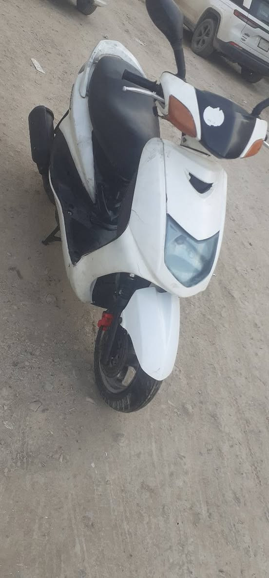 سلام وعليكم دراجه سكنز نثيه سلف هندر كهرباته كله شغاله مكينه ناعمه بلاديه كله مكينه اورقها كامله مكاني غزاليه سعر ٣٥٠ شراي يخابره ***********
