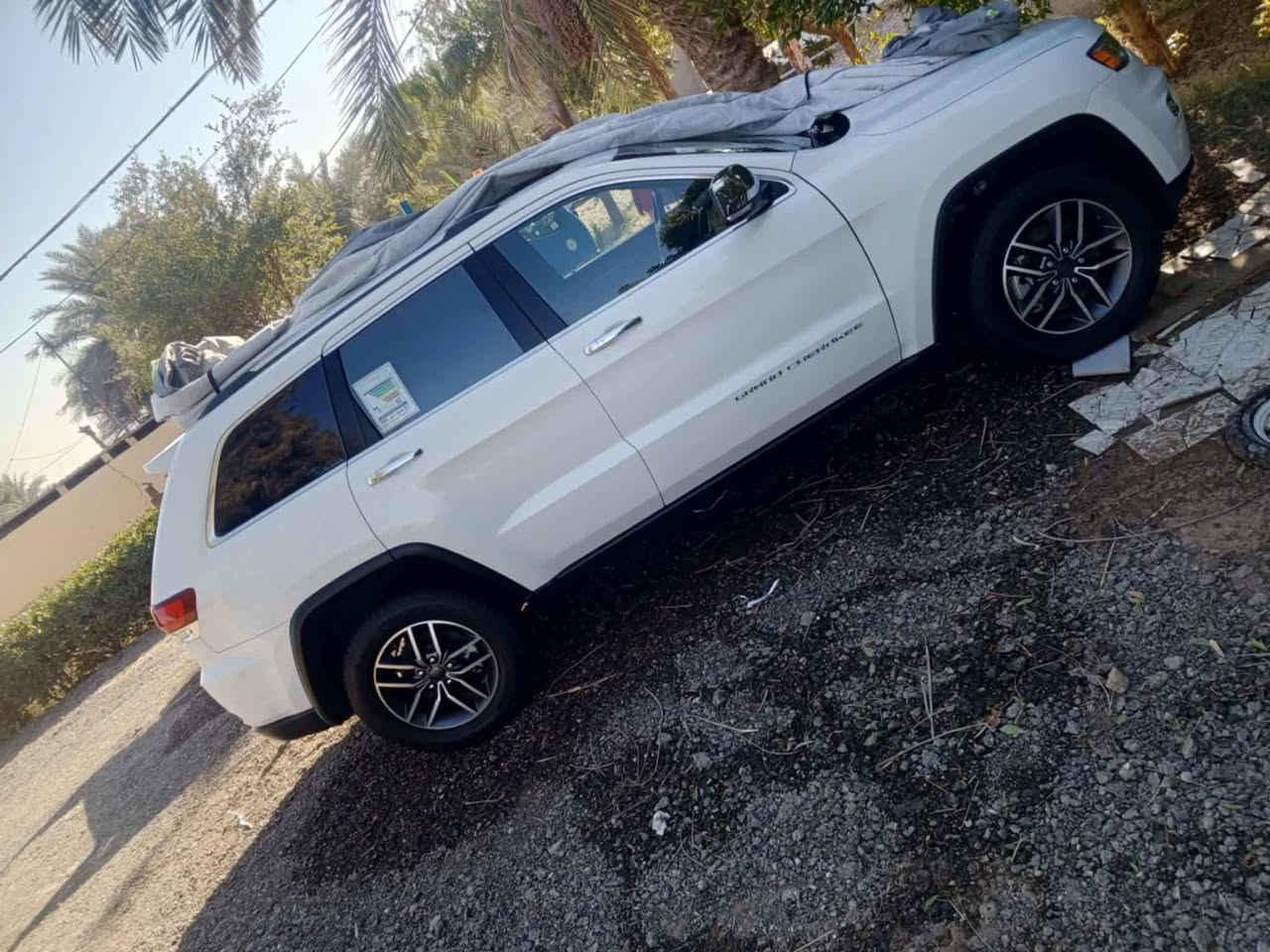 السلام عليكم 
جيب أمريكي موديل 22 المتد   فول مواصفات 
فتحه 
كشنات كهرباء 
بصمه ابواب وتشغيل  وتشغيل عن بعد 
مانع انزلاق فور ويل 
 اشاره ترحيب  وبعد هواي مواصفات بيهه 
السياره جديده مال جناي 
رقم جديد انكليزي اربيل 
***********
