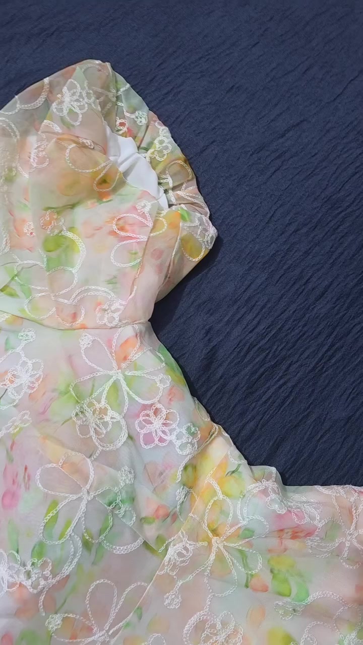 “لا تفوتج هالقطعة 🤍✨”
من شي ان 
السعر ١٠ 🔥🏃‍♀️


**إذا كنت صاحب هذا الإعلان وتريد حذفه لأي سبب، رجاءا أرسل رسالة إلى الدعم الفني**