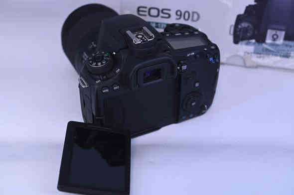 كأمره كانون  (💣90D👉💣) نضافه 99/100 كامل ملحقات 
1- رام 32✅
2- كورتون✅
3- حزام كتف✅
4- شاحنه اصليه ✅
5 بطاريه اصليه ✅ 
6- توصاله نقل صور  ✅
يوجد توصيل كل العراق 
 ***********
شتر 4k فقط 🔥👉
