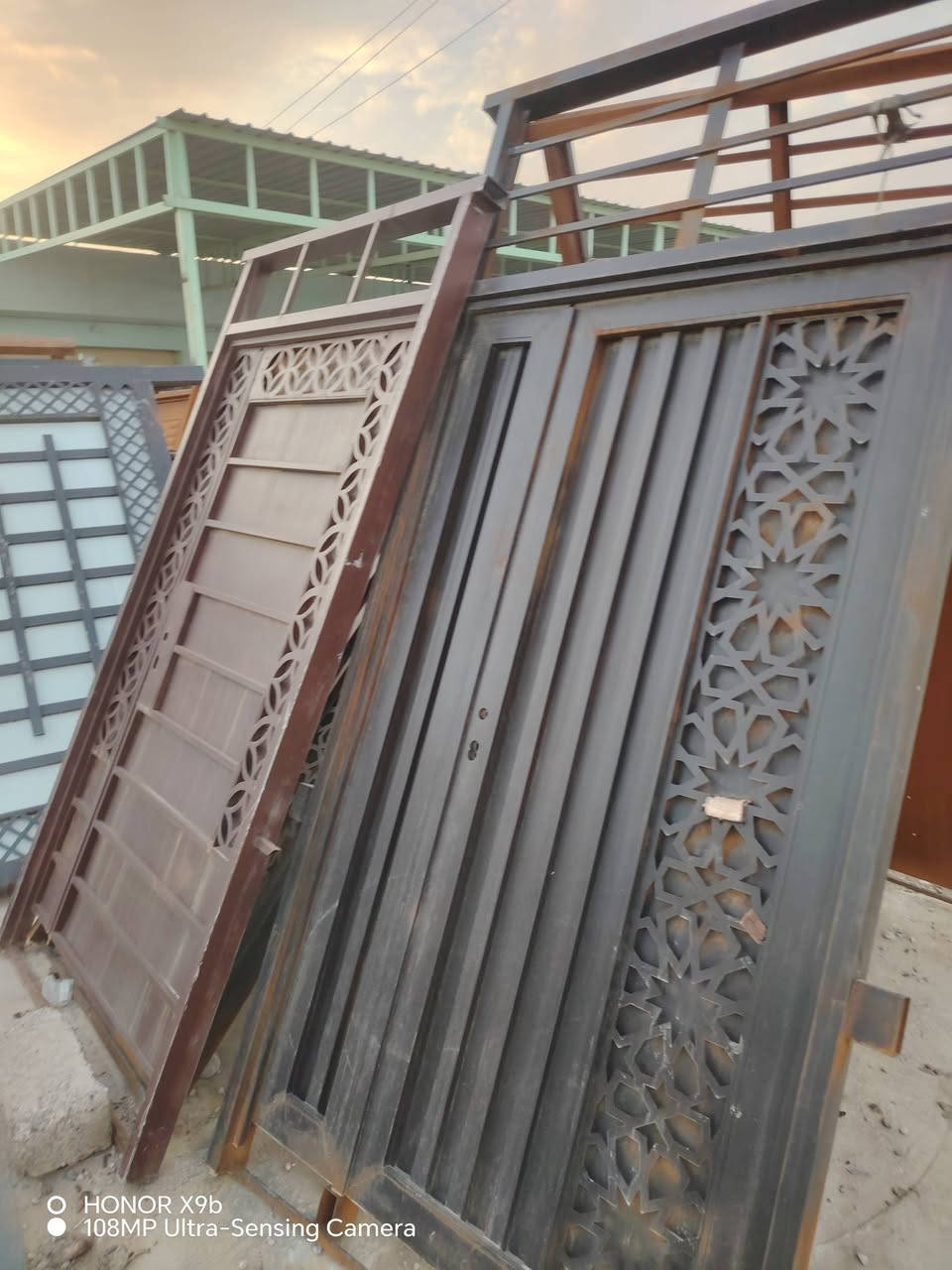 السلام عليكم ورحمة الله وبركاته اخوتي اصحاب الا,عمار الي يحتاج  يخابرني والتوصيل مجاني************************* ابو نعمه
