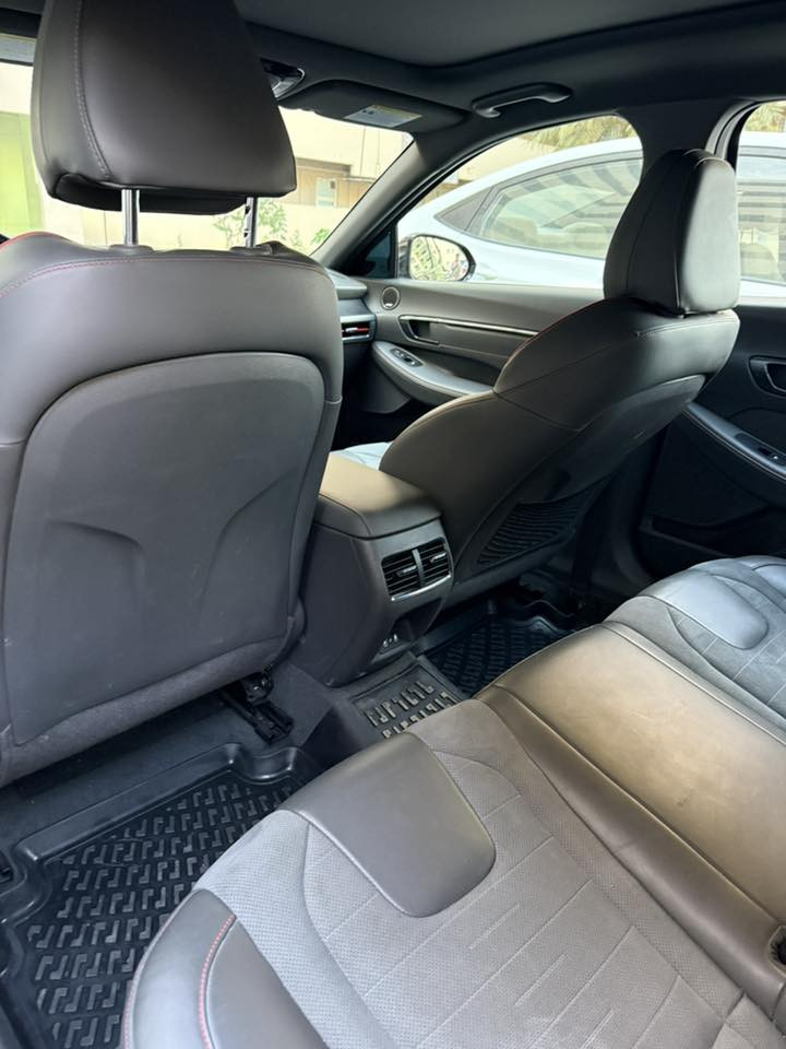 سوناتا ان لاين 2024 فول مكينة 2500 تيربو
السياره فول للاخير وبيها إضافات  تجي اعلى من الفول الي هيه كشنات خزن وقطعتين تبريد حادثها خلفي بدون ايرباك 
ماشيه 24 الف  السياره جديده جداً مابيها اي نقوصات 
السعر 215 وبيها مجال 

مكاني بغداد ***********
