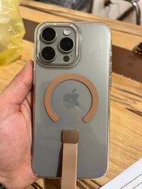 15 برو ماكس ذاكرة ٢٥٦ شرق اوسط  ويا باكيت لايحتوي على منفذ سيم كارت  ا...