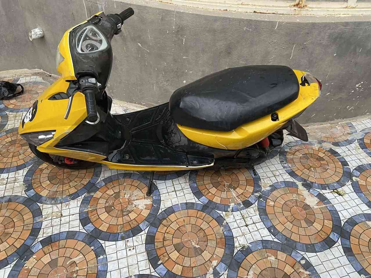 سلام عليكم للبيع او للمرٱوس 
دراجة مٱكس مضلع مكينة بلادية مامفتوحة كهربائيات بلادية سلف هندر دراجه جاهزة من كلشي ترايك وين ماجان نكرة سلف بي وقت كهربائيات جديدة هورن اكلوب اشاير كلٱ كامل وبلادي مكان محمودية سعر 500وبيهٱٱ مجٱل الطيبين مرٱوس ترهم؟رقم ***********بي واتساب او تصال وشگرٱٱ دراجة رمبة
