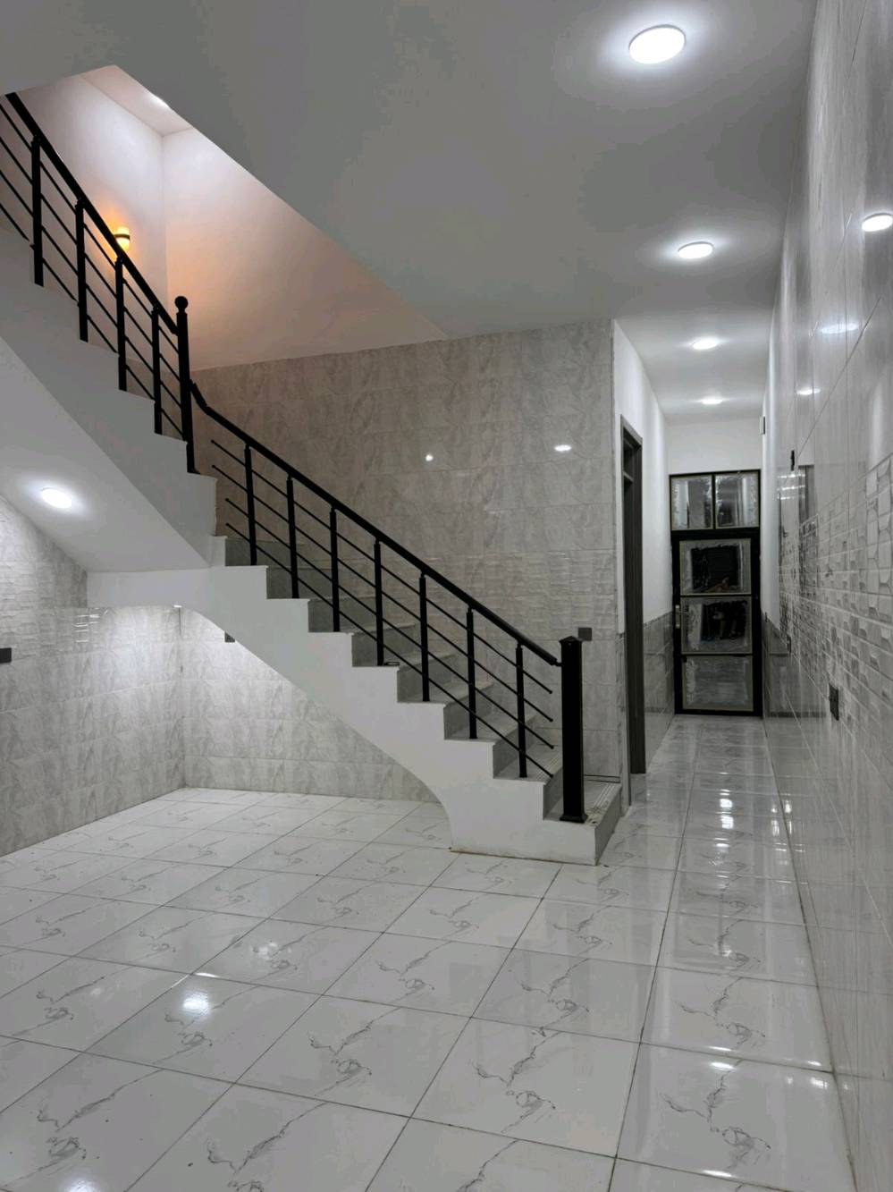 متوفر منازل كل المساحات وبناء درجة اولى 
حديث كلاسيك 
طابو زراعي صرف سند25 قرار محكمه 
زعفرانية بيت بنيه 
الاسعار على الاتصال تستفسر
متوفر هيكل وقطع اراضي