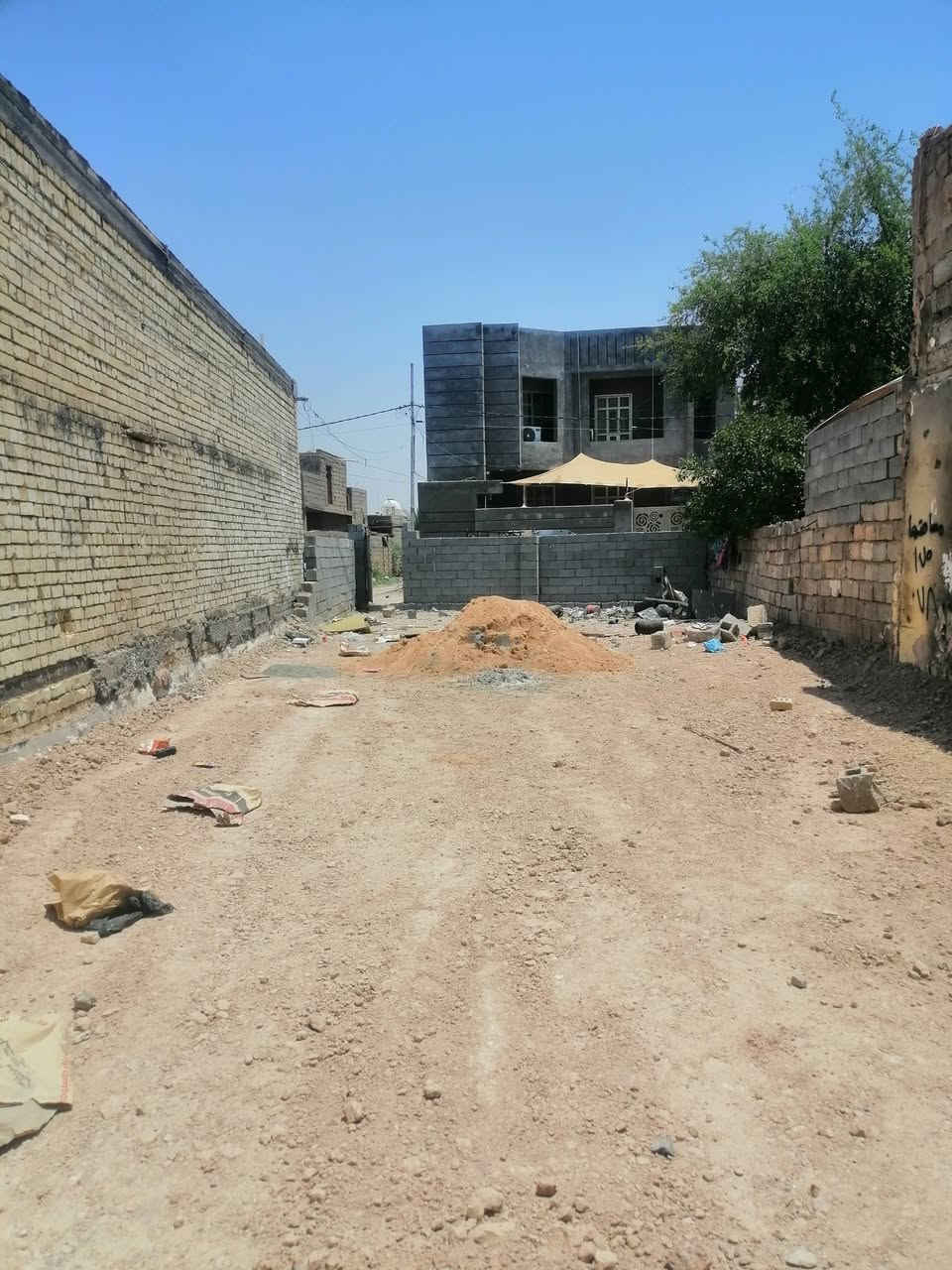 قطعه طابو زراعي للبيع في الفلوجه حي جبيل قرب جسر الثالث المساحه ١٨٠ متر شارع 10 رابع قطعه عن شارع 60 السعر ٢٩ مليون وبي مجال بسيط للاستفسار مراجعة مكتب القمه للعقار او الاتصال على الأرقام التاليه *********** ***********
