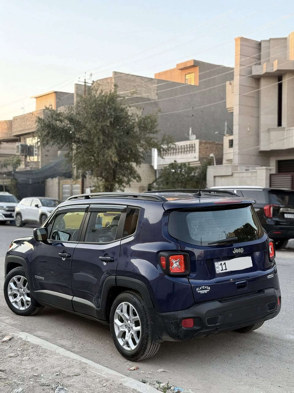 جيب رنجيد 2018 لون نيلي 
محرك 2400 تنفس طبيعي 
وارد امريكي حادثها جاملغ خلفي 

تبريد ثلج 
محرك كير بلادي 
بدون نقص ماشيه ٨٠ 
تشغيل عن بعد. شاشة كبيرة. كاربلي بلادي. 

السعر 115 وبيهه مجال للشراي 
العنوان بغداد الدورة شارع ٦٠ 
الاتصال على الرقم 
 *********** يوجد واتساب
