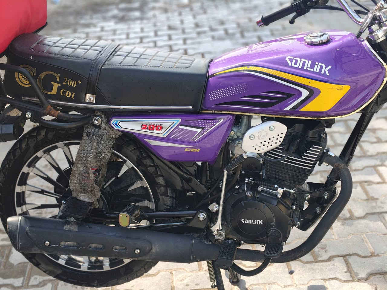 السلام عليكم دراجة سولنك 2025 جديدة استخدام شخصي ماشية 3 الاف كفالة برغي ممبدل بيهه  وياهه صندوك وستاند موبايل ومرايات سعرهه 825 الف
***********
