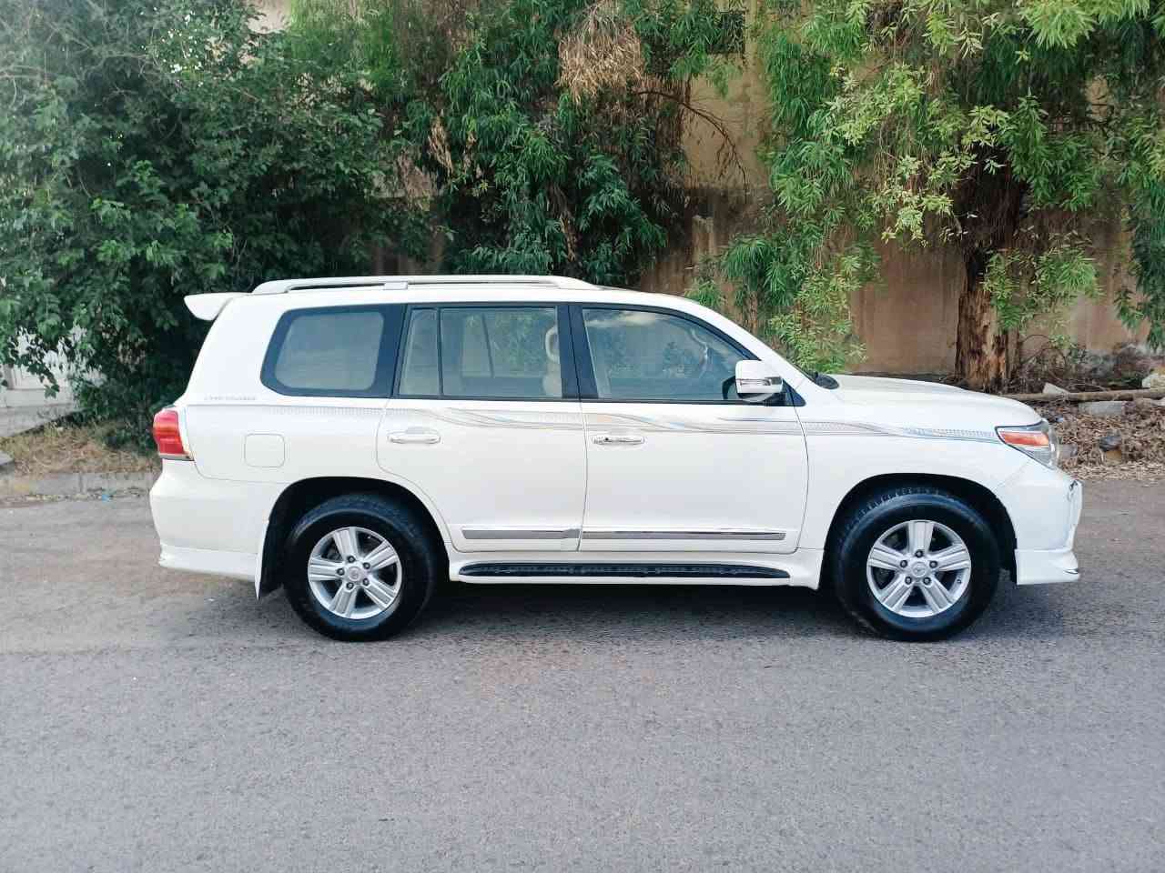 توێتالاندکروز مودیل 2012ی 6پستون
فول مواسفات GXR ی 8ئێرباگ سلاید
دوپارچەی سبوغە بێ داخلی بێ ئێرباگ
دوساردی هەیەلەزگەی کەمێک خورایە
هەیکەلی زورجوانە مەسروفی نیە
گێرومکینەی نەکرایتەوە بێ عیبن 
سەنەوی بەسەرچوە تحویل غرامەی
بەشەرتە سعری 288وەرەقە مجال
ژم *********** واتسئاب أربيل, العراق
