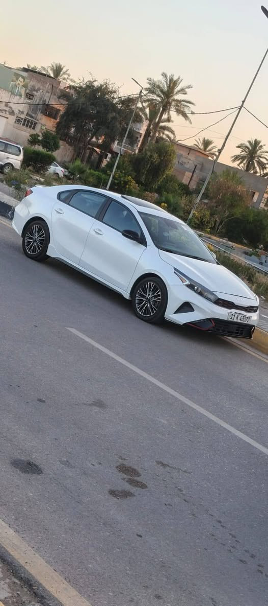 للبيع((مواصفات --جيتي لاين))
كيا فورتي موديل 24وأرد أمريكي 

رقم بغداد الجديد بأسمي

لون أبيض 

ماشية ٤٨ قابل للزيادة اجت من أمريكا ٤٦ ميل

🔴 بصمه تشغيل بصمه أبواب /تشغيل عن بعد 

🛑محرك 2000 دوش 

🔴 مانع انزلاق

🛑لدات أمامية نهاري

🛑 حساسات خلفية وأمامية

🛑أتو هولد

🛑 فتحة سقف

🛑شاشه كبيره تدعم كاربلي/خرائط Gps

🛑كامره خلفيه / كروز مثبت سرعه

🛑شاشة ضبط واعطال بل دشبول

🛑منافذ USP/ 12V /Tip

🛑حساس اطارات / 4 دسك/ Abs

السيارة مكفولة ماعدا  البنيد مصبوغ أثر الحادث بدون إرباك بحالة الزيرو)) دخول قبل شهرين باسمي حره مرقم بغداد انكليزي معروفة الجيتي لاين رادرات أمامي وخلفي وهواي مواصفات 

للاستفسار الاتصال(*********** خلف مرور الحسينية المكان    ب ١٠ دقائق مكاني
