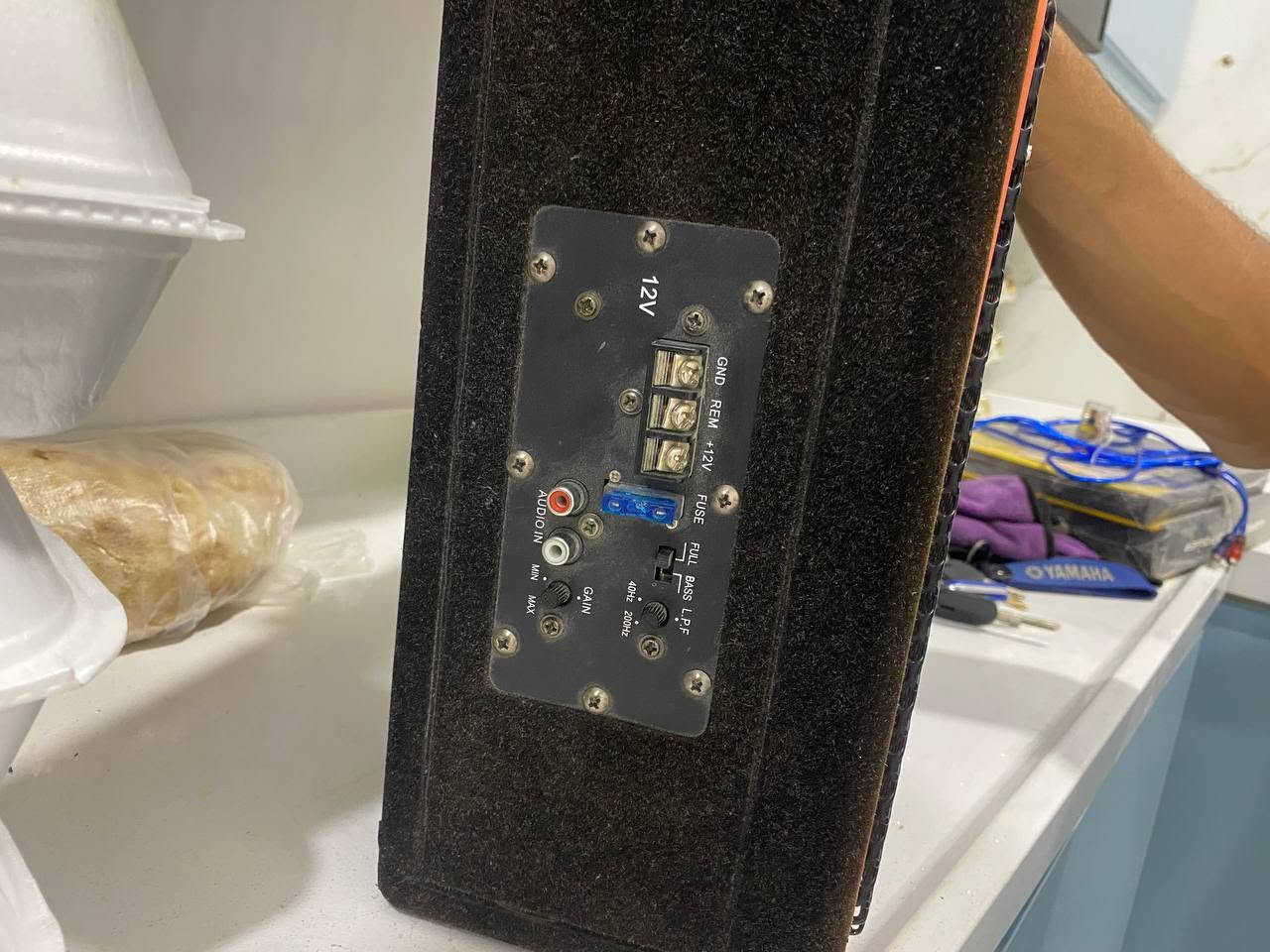 مضخم صوت (Subwoofer) نشط من نوع Syzx، طراز US-83، بحجم 8 بوصات
دمام صوت سيارة للبيع 
الصوت طرب 🤩💥
كامل ملحقات وايراته كامله
فيشة مضخم اضافية 
شخاكة تصفية الصوت
دبل زنان سماعة حجم كبير
يرهم جميع انواع السيارات 
 قطعة وحده فقط 
السعر (75 ) 
توصيل مجاني داخل النجف 

***********
