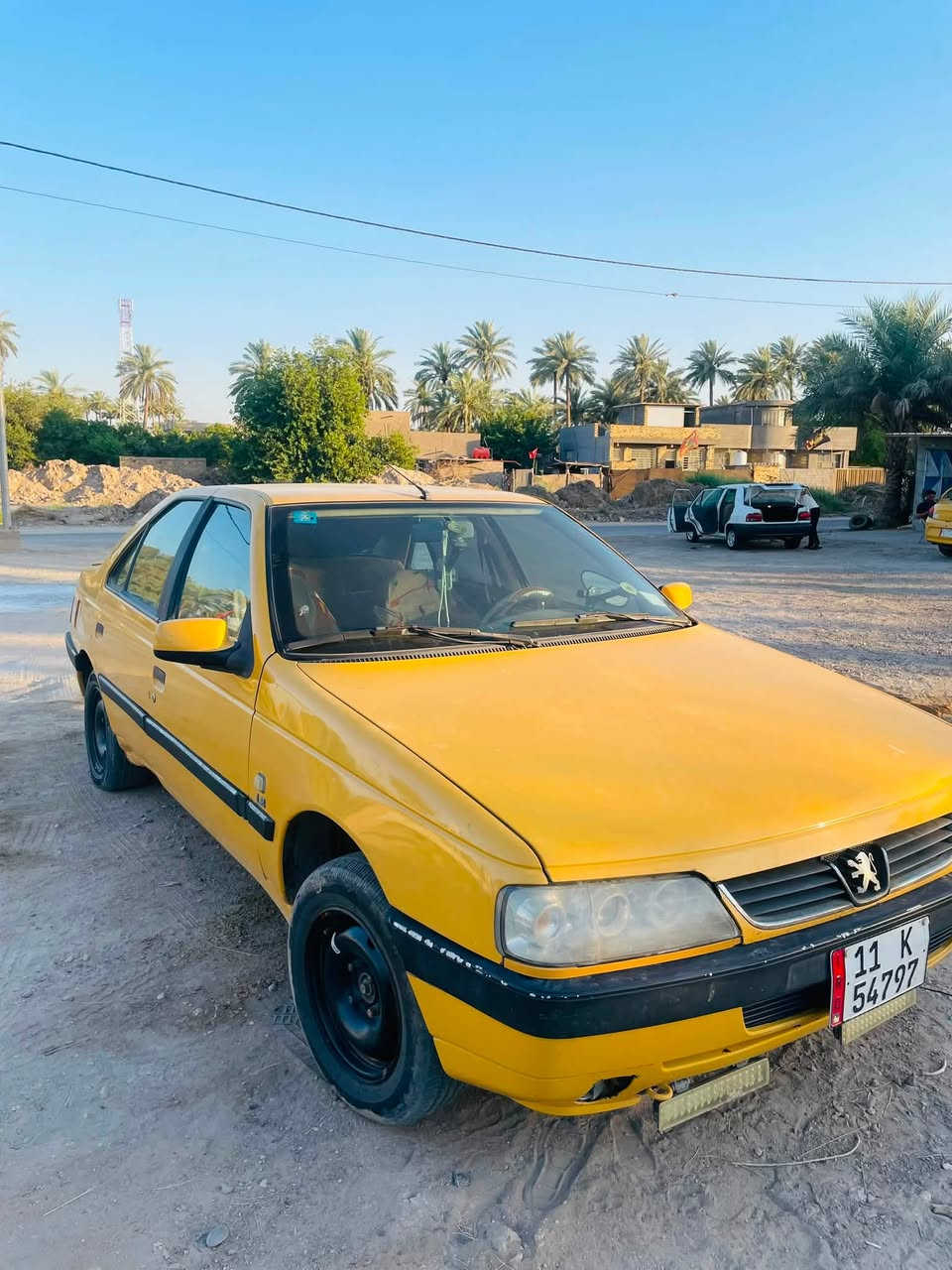 السلام عليكم للبيع بيجو اكد ٢٠١٦ كير حداديه تبريد كفاله مكينه بيه تنقيص بسيط مابيه صبغ فقط دور جاملغ لخلفي ماشيه ١٧٧ تخم تاير دوشمه السيارة نضيفه كلش رقم بغداد بأسمي السعر ٣٨ وبيه مجال بسيط للاتصال ***********
