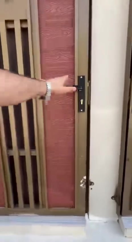 شقه للإجارة في البصره قبله خلف البريد 
450 الف للتواصل :***********
