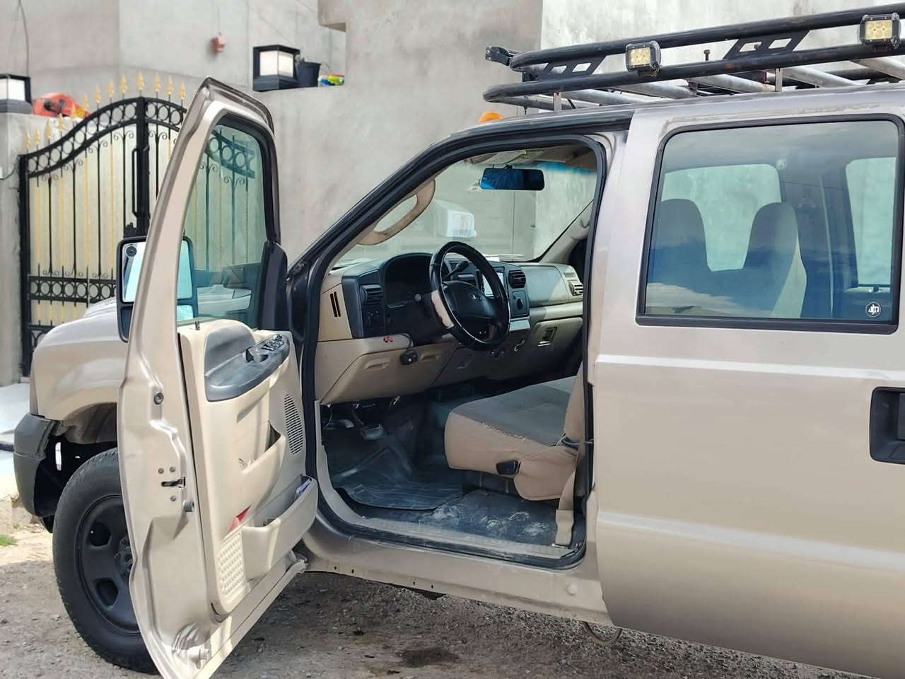 السلام عليكم  فورت كاز موديل 2007مكينه F350 كير الف تك سوبر المرغوب كير محرك كشر تخم تاير تبريد لوكير كله كفاله تريد تحولي تريد وكاله
مكاني الكوت مركزالمدينه ***********
***********
