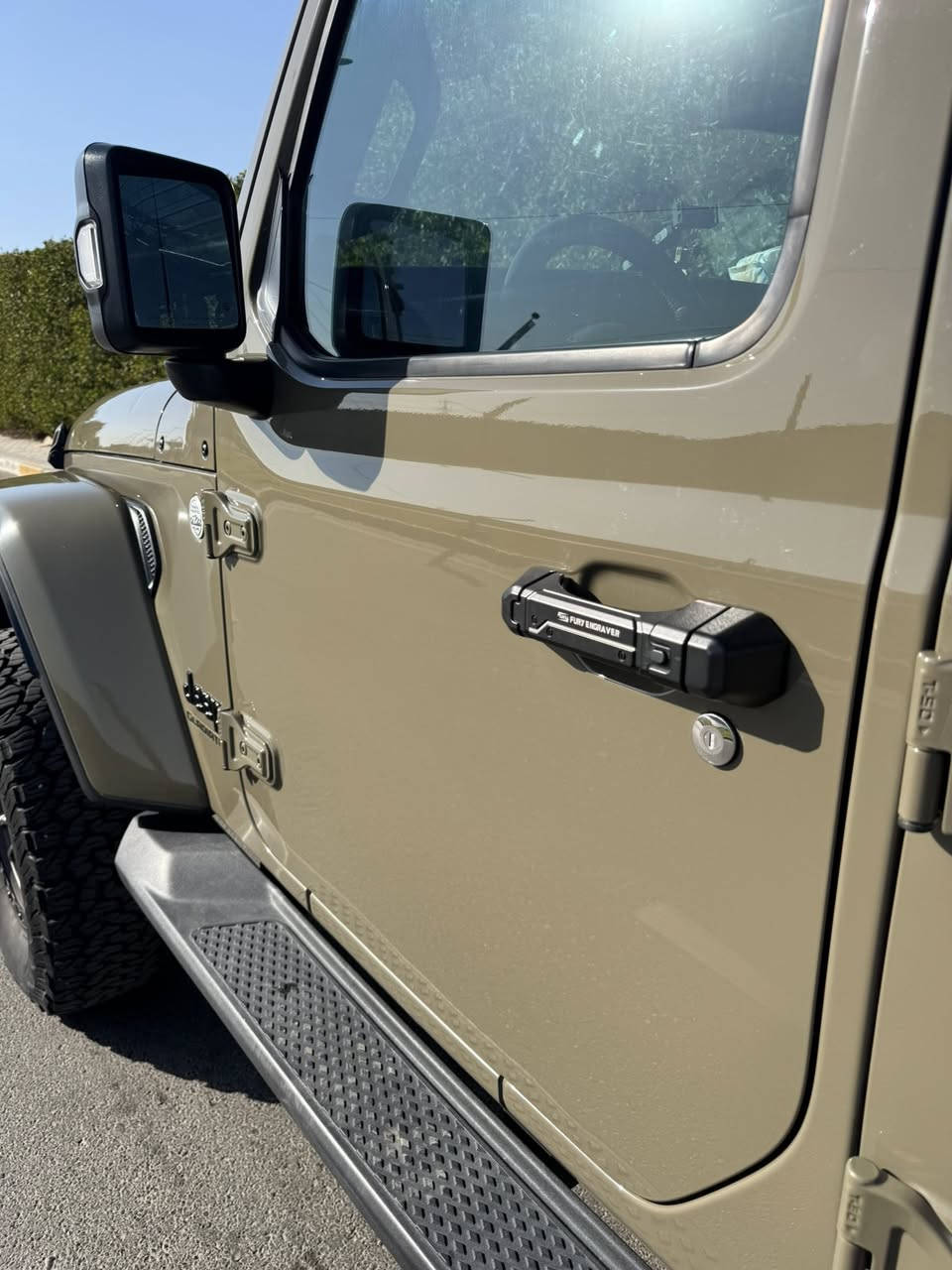 السلام عليكم
للبيع جيب كلاديتور موديل 2020 خليجية وكالة ليث العبيدي مكفولة محرك 3.6 6 سلندر
 معدلة بالكامل
1.ترفيع 2.5انش ماركة FOX مع تراك بار امامي ماركة تيرفلكس 
2.اكسل امامي هڤي ديوتي جديد مع ريشيو 4.88 ماركة يوكن 
3.ستيرن الياف الكاربون فايبر
4.شاشة ماركة Caroboter مع كاميرات 360 
5.فتحات تهوية التبريد Led
6.لايت امامي هليكات اصلي وكالة موبار
7.دعامية امامية روبيكون حديد 
8.ويل كب 392 بيدلوك اصلي وكالة موبار
9.تاير حجم 35 انش ماركة بيافكودرج
10.قاعدة تلفون ماركة فيوري
11.يدات خارجية ماركة فيوري
12.رانيو راك 
13.سقف سكاي (منشأ كندي)
14.ايرنتك ماركة K&N
 بصمات عدد 2
ماشية 80 الف كيلومتر
السعر 40000$ 
للاستفسار 
***********
***********
