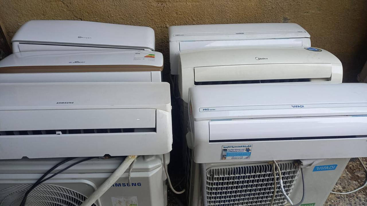 السلام عليكم كادر بسمايه 
يوجد شد فتح غرف نوم 
يوجد كادر سبالت تنظيف 
يوجد شد فتح سبالت 
تنظيف وتنظيم بالكون 
لدينا كادر متكامل نجيك وين ما انت سياره حمل موجود 
اتصل ودلل ***********عباس الفني اختصاص متمرس يوجد تصليح  وتساب مندوبه العمل 💪👷💪محمد ***********الاخوه المتضامنين
