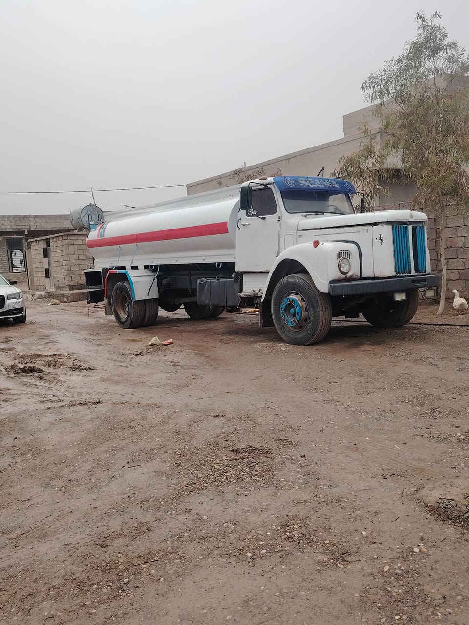 السلام عليكم ورحمة الله وبركاته للبيع السعر عشرة مليون و نص ***********
