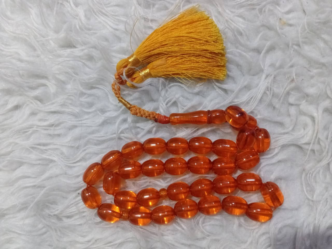 الجمال يتكلم قطعه من السندلوس الألماني جراخه نجفيه الوزن ٧٠ غرام السعر ٢٠٠ الف اي استفسار خاص او الإتصال على الرقم ***********
