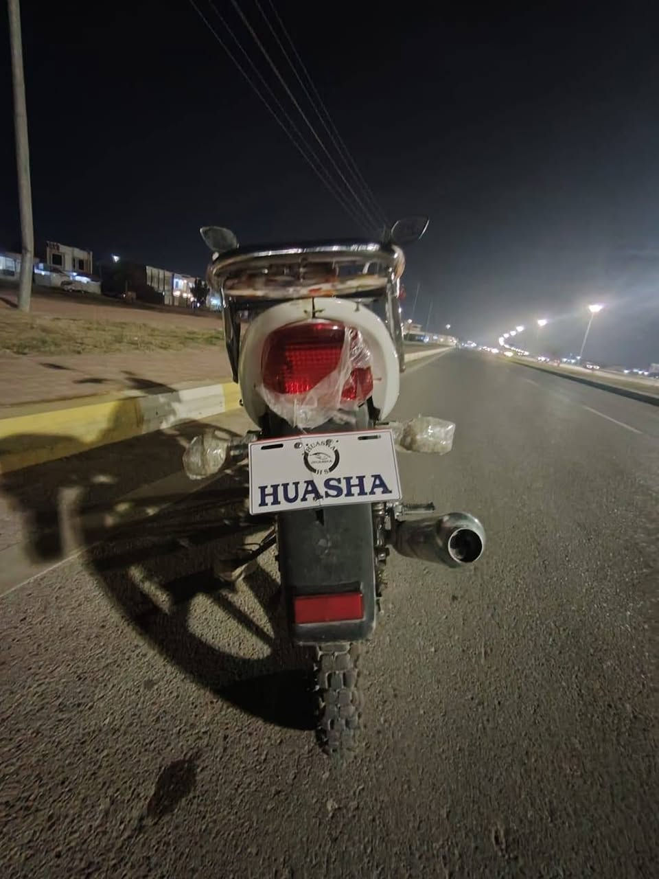 دراجه للبيع
دراجه نوع هيوشه
النضافه ٩٠٪؜
موديل 2013
محدثه موديل2020
أوراق كامله 
مكانها الرمادي الخمسه كيلو
للاستفسار الاتصال ع الرقم التالي
***********
