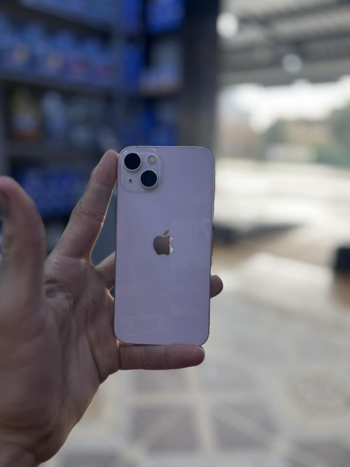 ايفون 13 عادي للبيع الجهاز نضيف ومتوازي على بيعته بطاريه 95 الجهاز لقطه دبل 128 مكاني موصل 
***********
***********
السعر 475 وبي مجال
