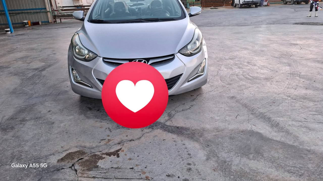 سلام عليكم النتره خليجي ١٥ السياره مكفوله كفاله عامه
بيها بارد بالهلال الخلفي 
والسونار موجود 
مكينه ١٦٠٠ تبريد 
تخم تاير حداديه 
سياره جديده 
مال جناي وبسمنه 
السنويه لل٢٨
مكاني الغراف
السعر ١١٨
***********
