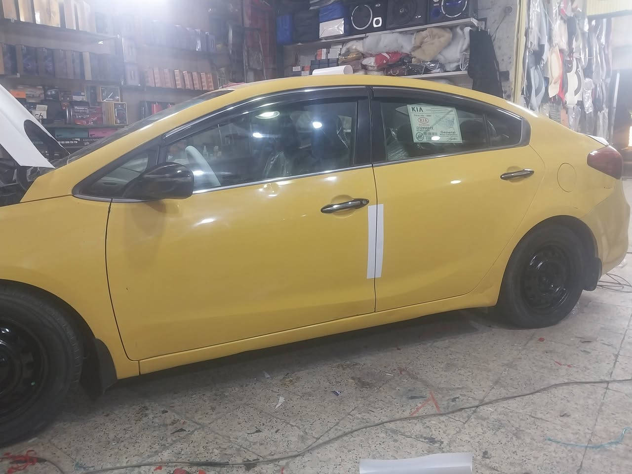 سلام عليكم كيا فورتي موديل 2014 وارد امريكي حادثها قبق جنطه مبدل فقط باقي ليبل واحد. كير محرك صدر تبريد تخم تاير مابيها اي نقص السعر 93 بيها مجال ***********.الشعله
